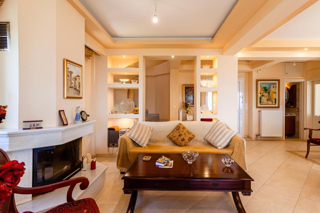 Verga Majestic Sunsets - Elegant & Secluded Retreat 칼라마타 외부 사진