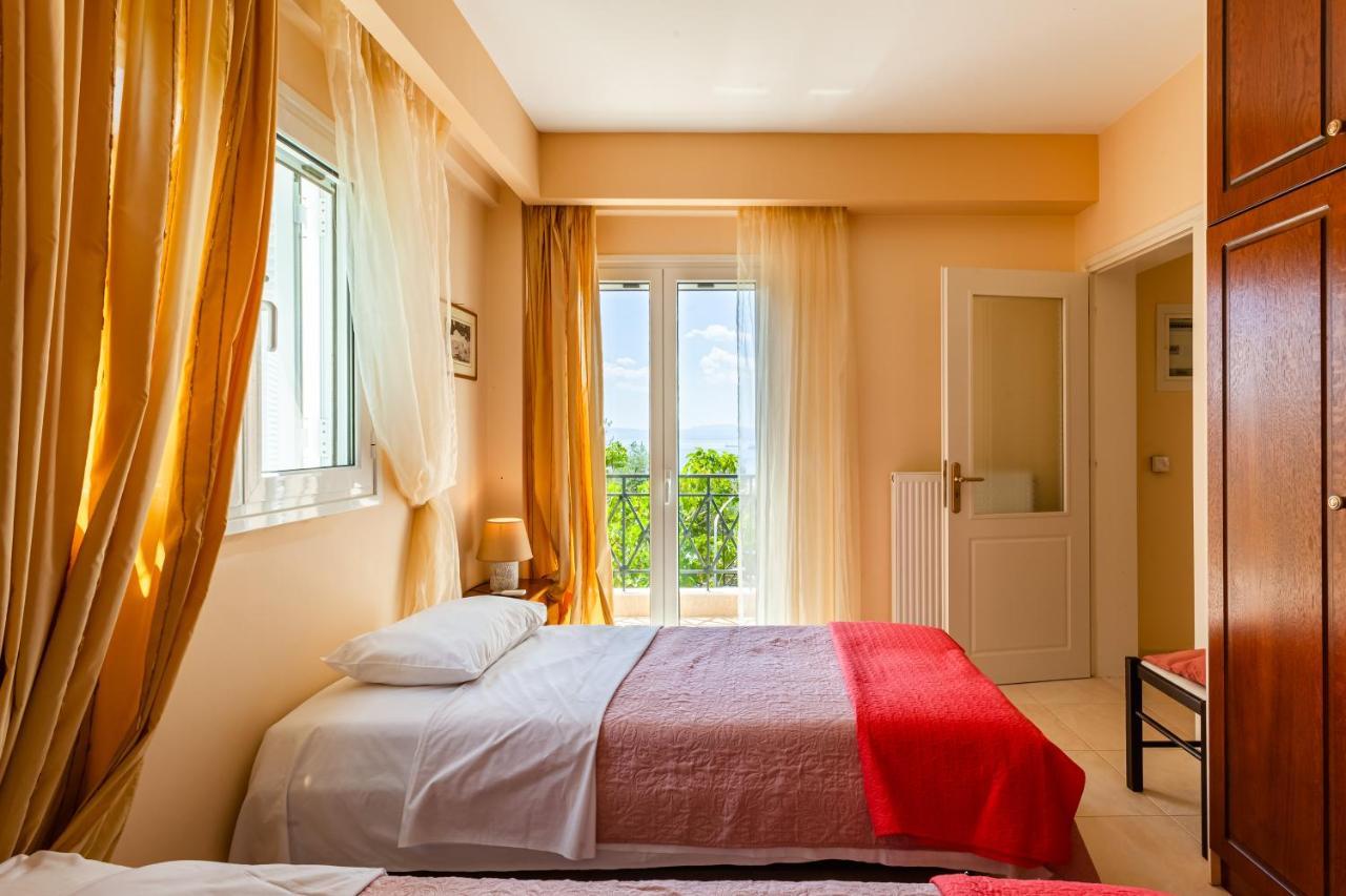 Verga Majestic Sunsets - Elegant & Secluded Retreat 칼라마타 외부 사진